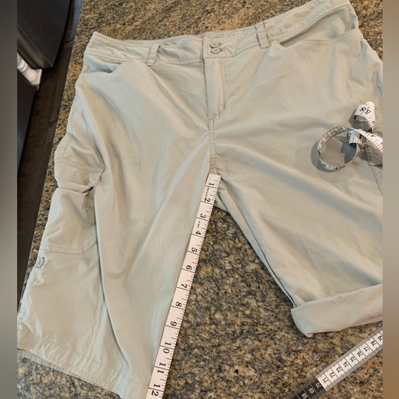 Patagonia Hiking capri pants Size 14 Light tan color roll up option - Picture 7 of 8